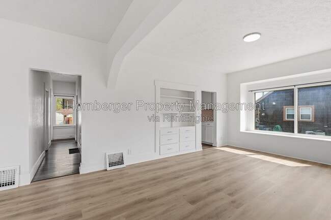 Photo - 2719 E Columbia Ave