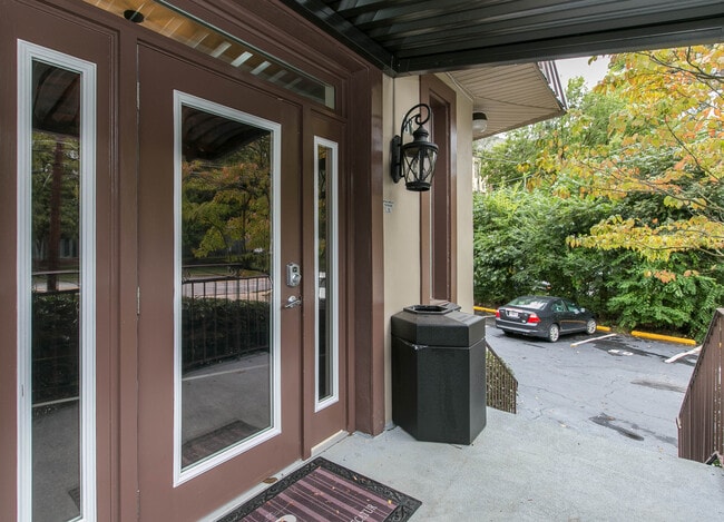 The Residence at 1743 N Decatur