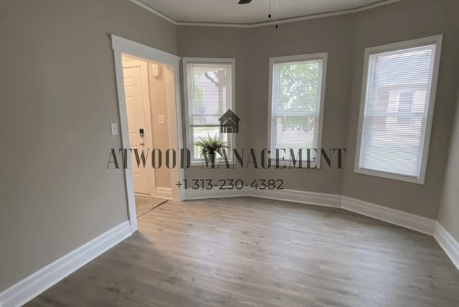 Photo - 6439 Fischer Ave