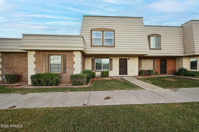 Photo - 1014 E Bendix Dr