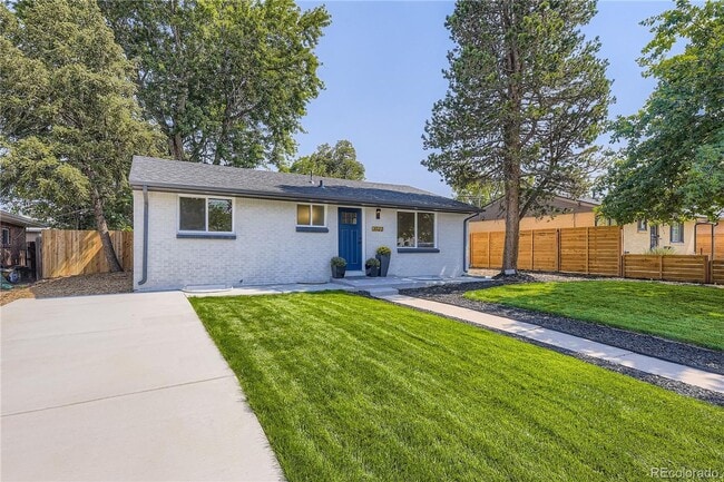 Photo - Newly Renovated 3 bed, 1 bath in Englewood (Top Unit)