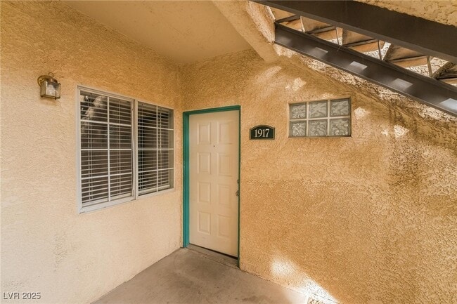 Photo - 2251 Wigwam Pkwy Unidad 1917 Rental