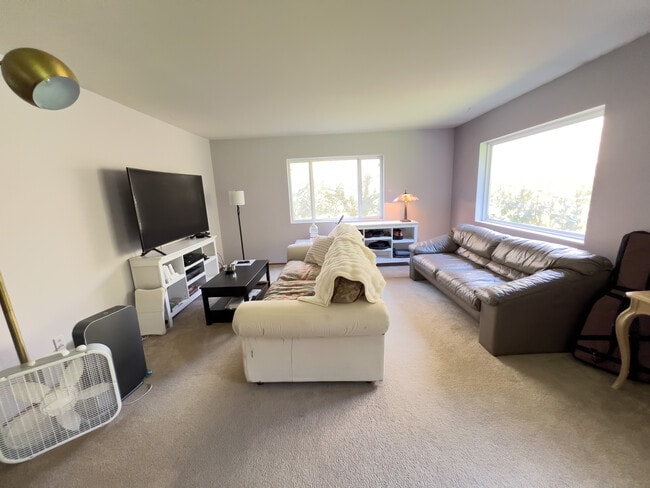 Photo - 13355 N Madison Ave NE