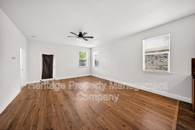 7915 Cenote Dr