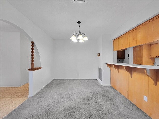 Photo - 2295 Chester St