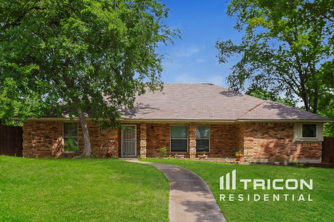 Photo - 420 Hillcroft Cir