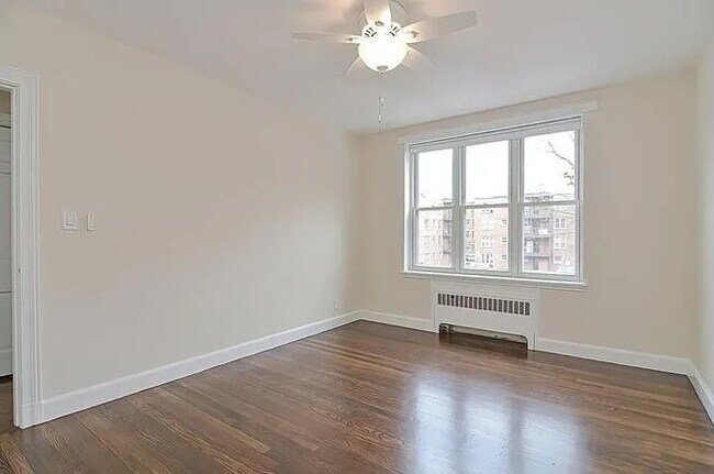 Photo - 35 Chiswick Rd Unit #4