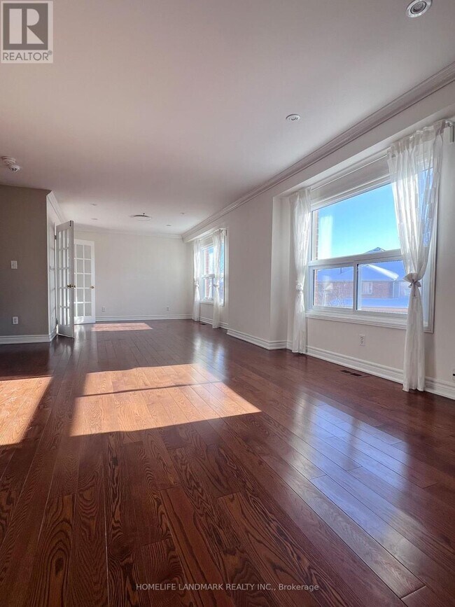 Photo - 1550 Reeves Gate