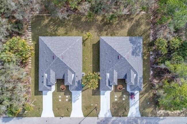 Photo - 17121 Thompson Ave