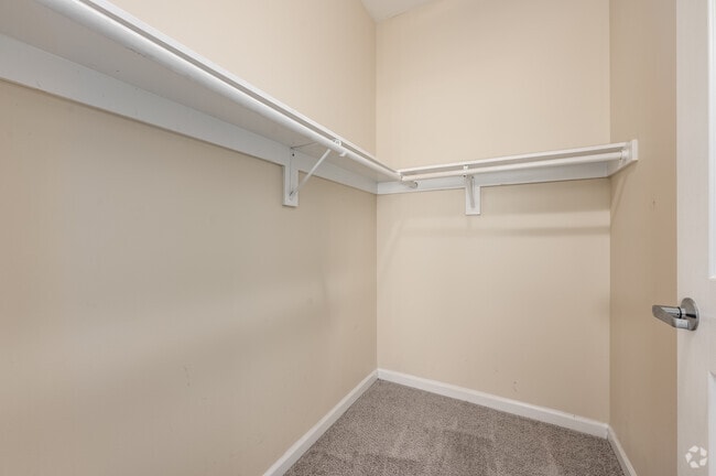 2BR, 2BA - 1,081SF - Primary Closet
