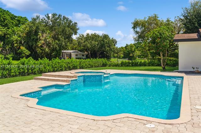 Building Photo - 801 SMA Residences Condo Unit 4205