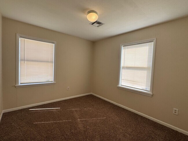 Photo - 1605 NW Williams Ave