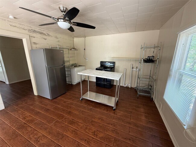 Photo - 2812 Angier Rd