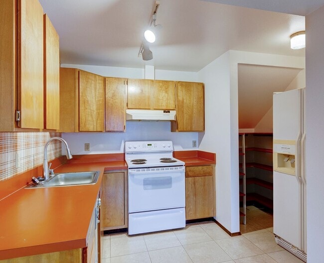 Photo - 1018-2371 Strawberry Lane Unit 2371 Strawberry Lane - B