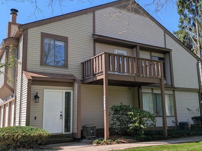 Building Photo - 4870 Foxfire Trail Unit 4