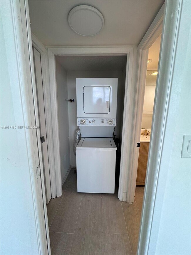 Photo - 575 Oaks Ln Unit 1008