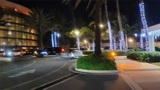 Photo - 2899 Collins Ave Unit 606