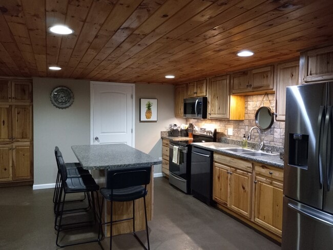 Photo - 487 Kentucky Ave