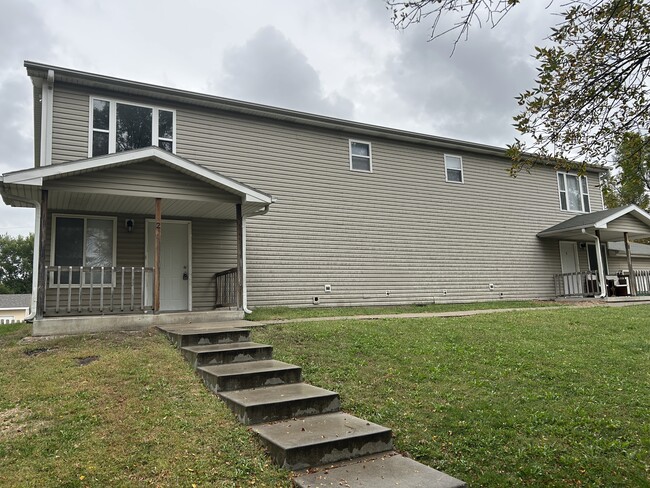 Building Photo - 2910 N 42nd St Rental