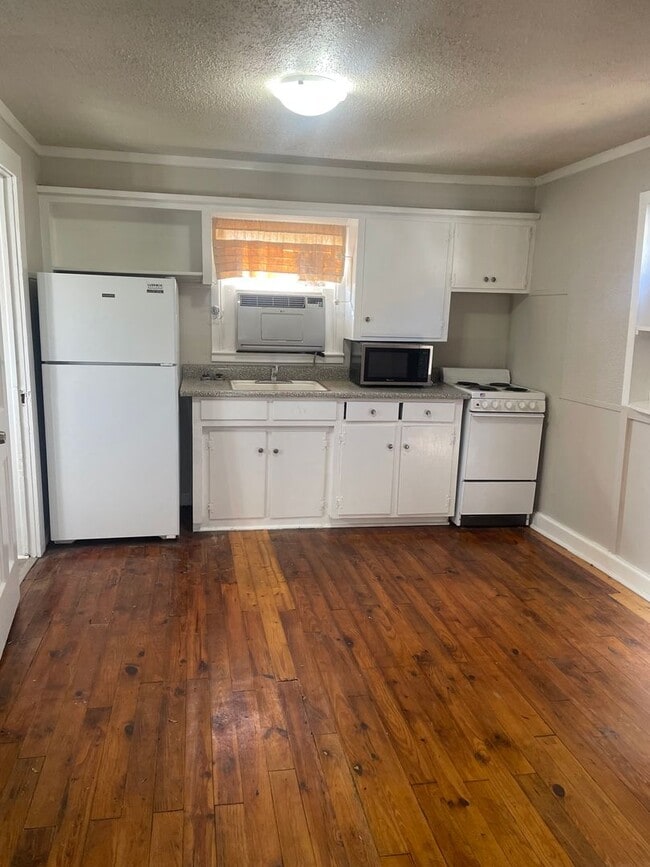 Photo - 2411 28th St Unidad 2411 28th