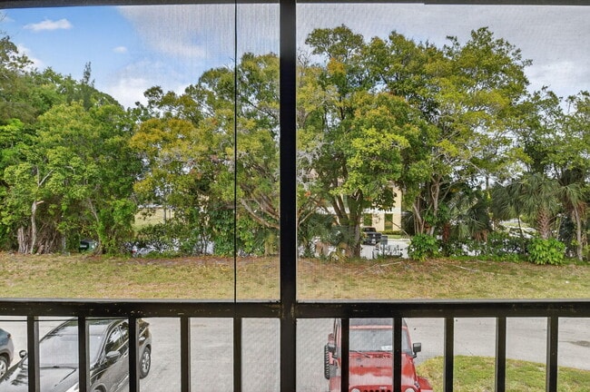 Photo - 4191 S 57th Ave Unidad G