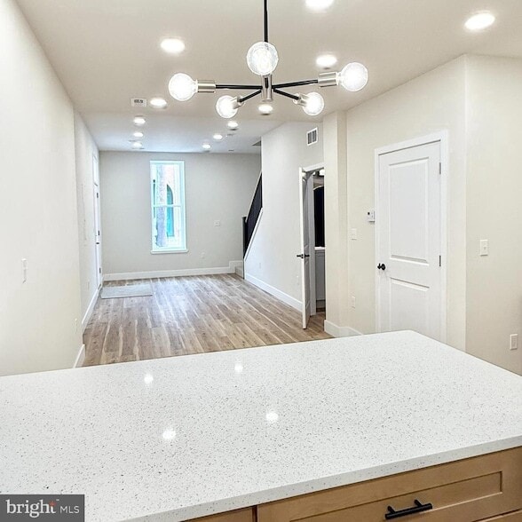 Building Photo - 151 N York St