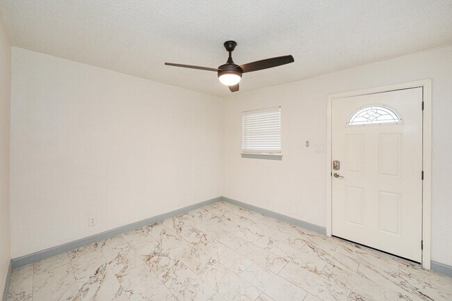 Photo - 1920 Madison St Unit 2