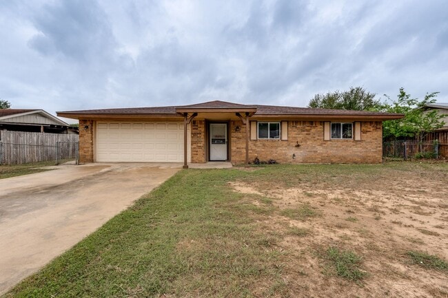 Photo - BEAUTIFUL 3-BEDROOM HOME IN LAKEWOOD SHADOW, NEW BRAUNFELS
