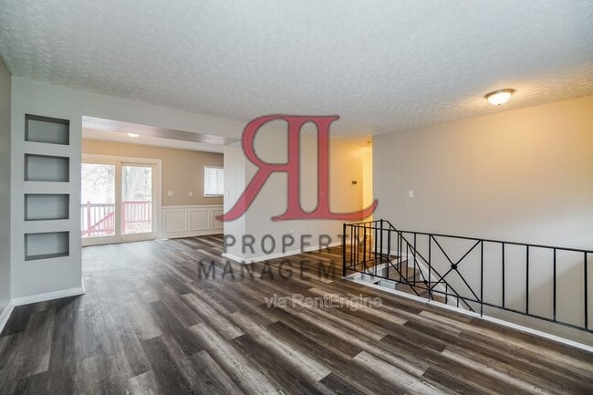 Photo - 363 Regents Rd