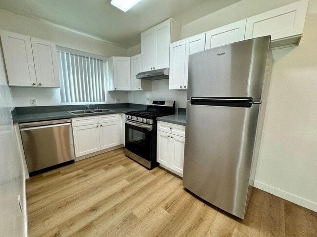 Photo - 1114 N Mayfair Ave Unidad D