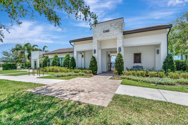 4763 Saddle Ranch Rd