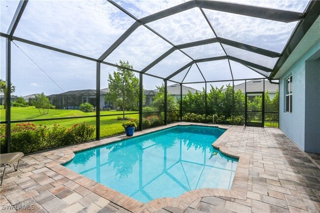 Photo - 16579 Crescent Beach Way