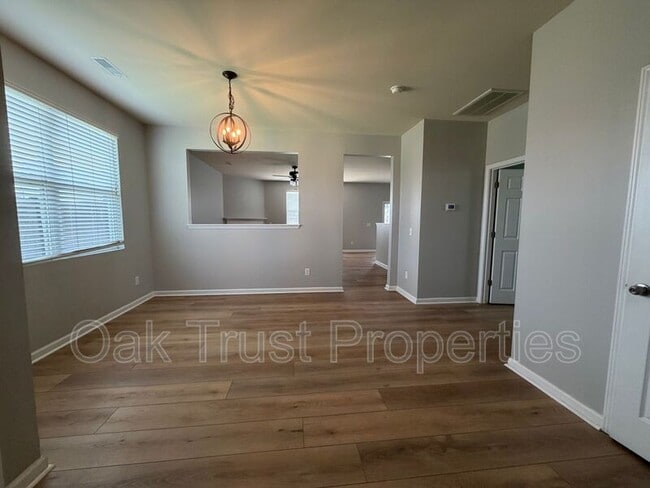 Photo - 701 Greymohr Ln