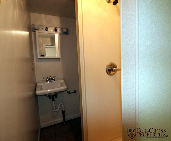 Photo - 305 Lyndhurst St Unidad 305B