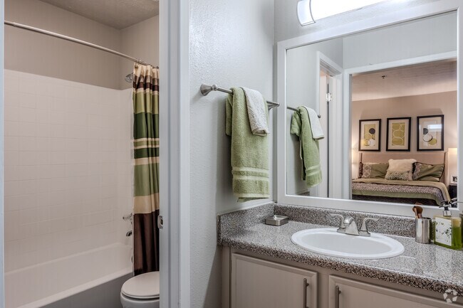 2BR, 2.5BA - 1018SF - Bathroom 1
