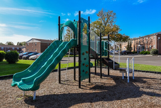 Americana Apartments