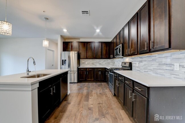 Photo - 722 Lorhan Dr