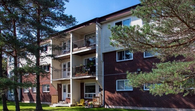 Photo - 175-211 Harlington