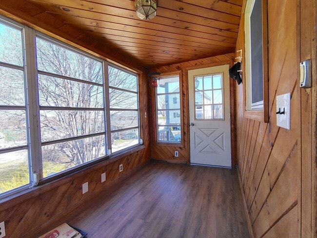 Photo - 74 Thurlow Ave