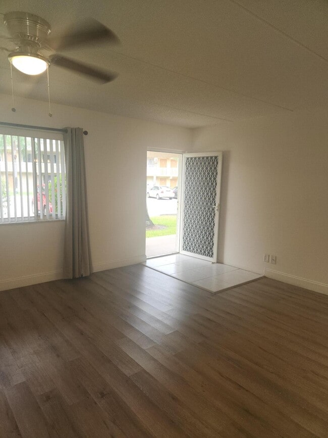 Photo - 700 Village Green Ct Condo Unit 106