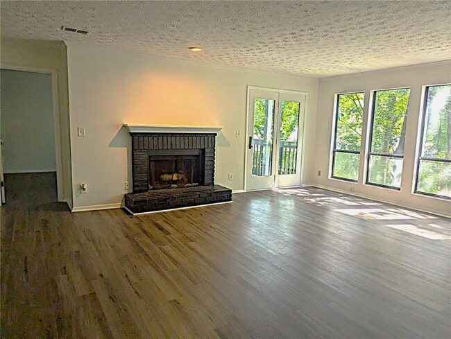 Photo - 101 Warm Springs Cir