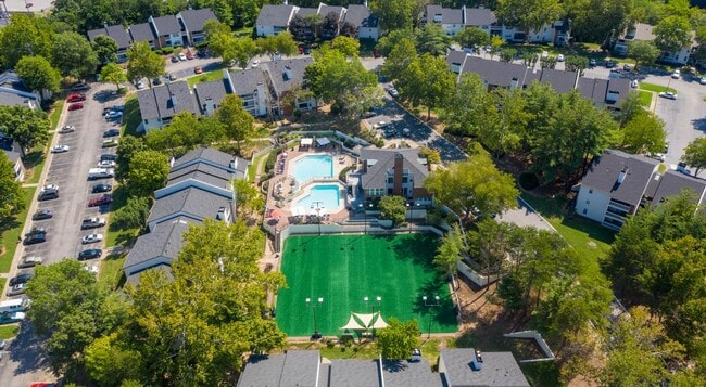 Building Photo - Lyric on Bell