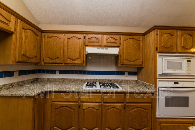 Photo - 326 Oakhurst Dr