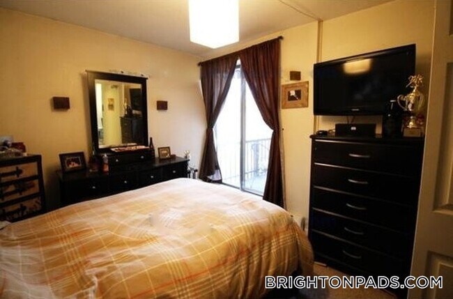 Photo - 144 Kenrick St Unit 23