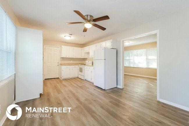 Photo - 7810 E 112th St