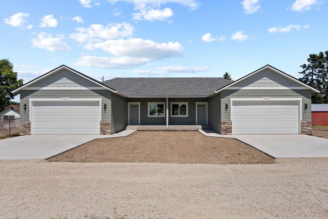 Photo - Newly built 4 Bedroom Duplex With Garage