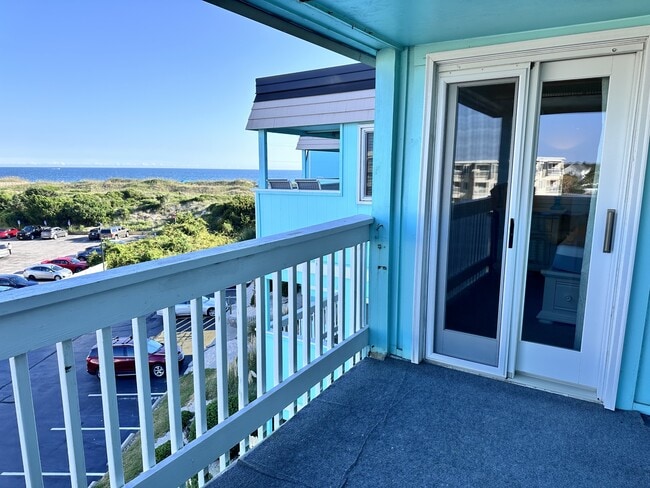 Photo - 301 Commerce Way