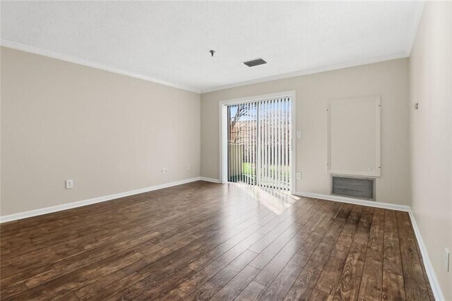 Photo - 300 Johnson Ferry Rd