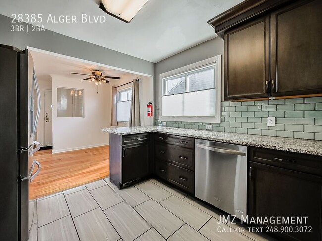 Photo - 28385 Alger St