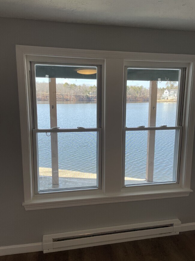 Photo - Modern 1 Bed, 1 Bath on Lake Quinsigamond Unit R